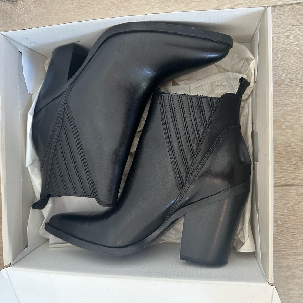 Marc Fisher Gardi Boots